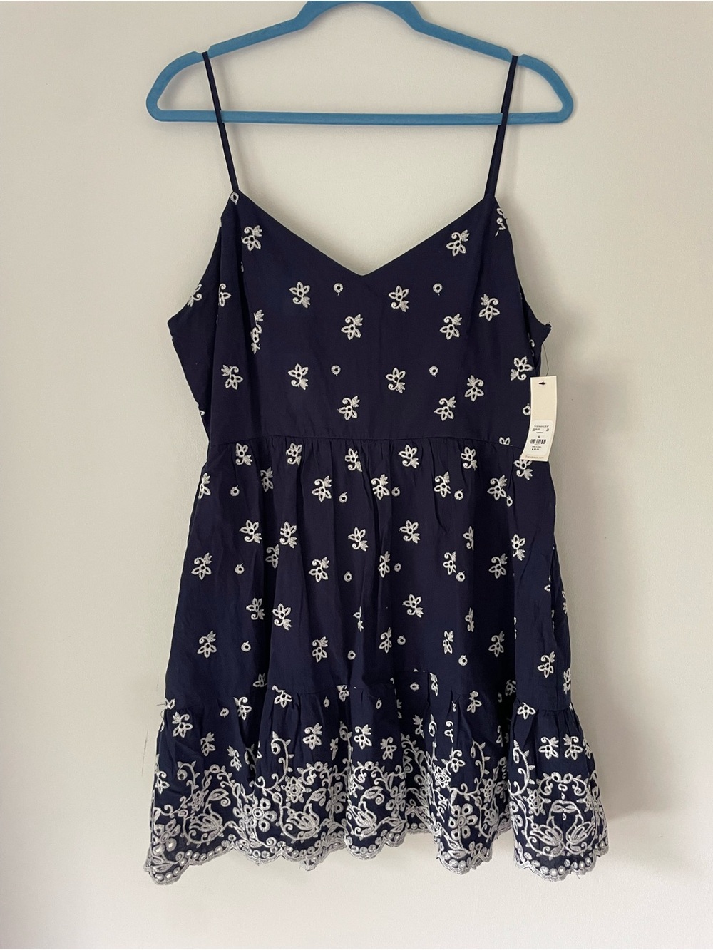 NWT miami Navy Spaghetti-Strap Dress with White Floral Embroidery